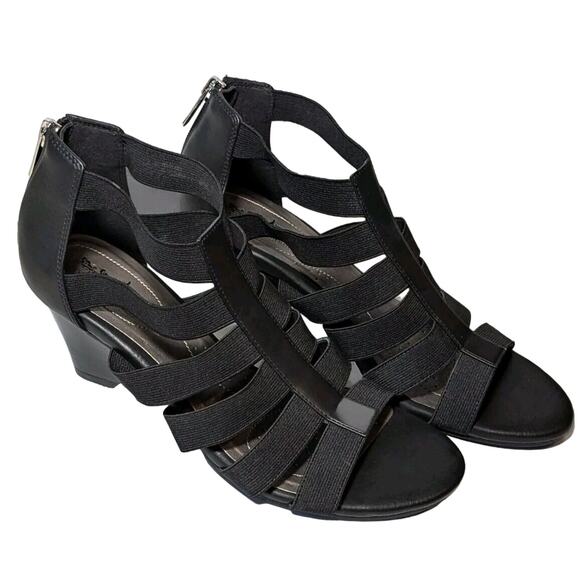 Coach & Four Women's Size 8 Strappy Ankle Sandals Small Heel - Picture 1 of 13